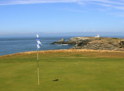 Belle Ile en Mer agence Allain piste de golf mer paysage 