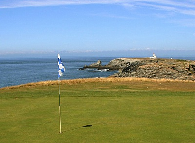 Belle Ile en Mer agence Allain piste de golf mer paysage 